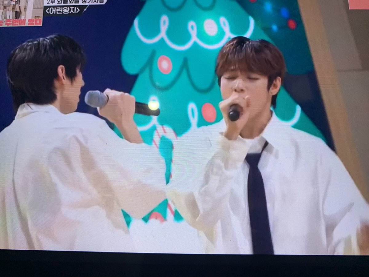ase111115's tweet photo. Indeed, the best performance. Please both them must be in one group. #universeleague https://t.co/hZrcTZ44Za