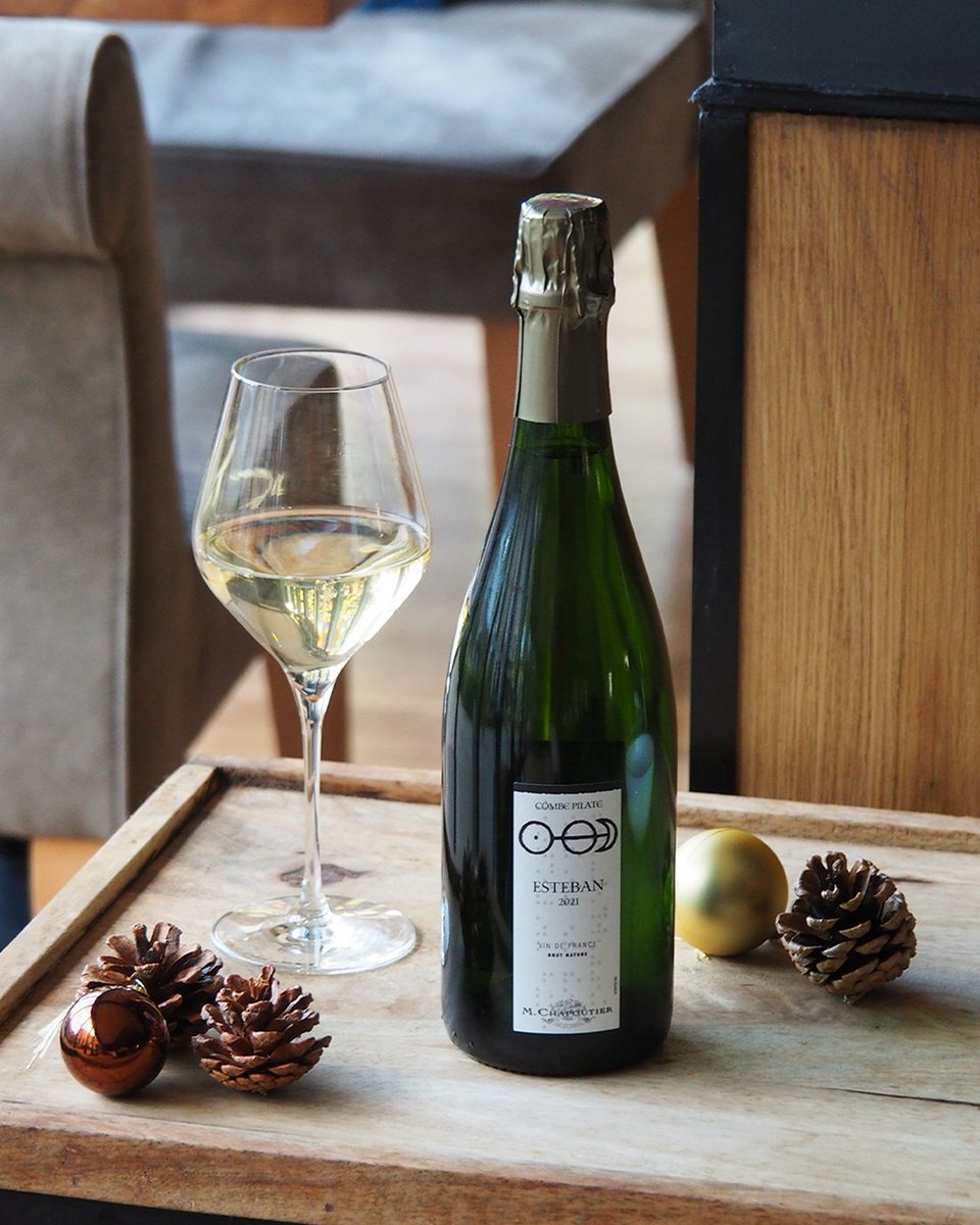 L’élégance en toute simplicité ✨

Des bulles fines, une belle fraicheur avec des arômes de bergamote et de pamplemousse, découvrez notre effervescent Combe Pilate Esteban.

Un effervescent à déguster à l’apéritif et à prolonger tout au long de votre repas.

#chapoutier