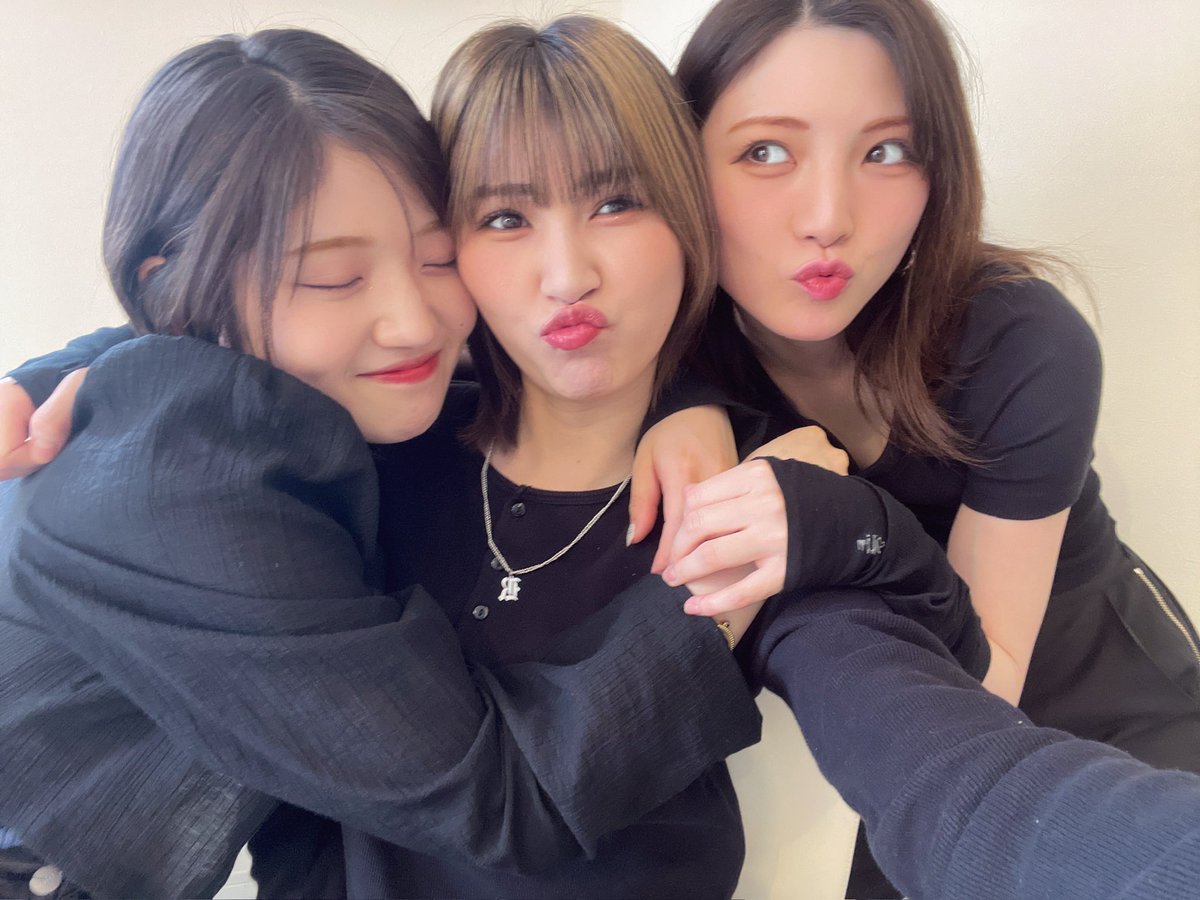 さっき仕事終わったら、ふぁ！！？？
ゆうちゃん卒業発表お疲れ様です😢✨
残りの時間大切にゆうちゃんらしく過ごして欲しいですっっ。ゆうちゃんに幸あれ🍎