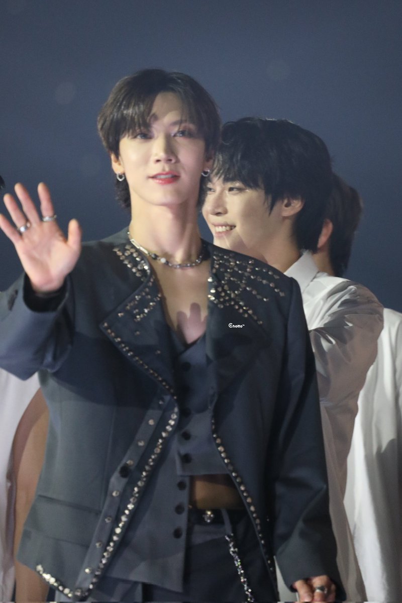 DOYOUNGTEN96's tweet photo. นับเป็นรูปคู่โดเตนมั้ย?!?!?!!!!!!!!!!!!!!!!? https://t.co/tuZ9FKaT4E