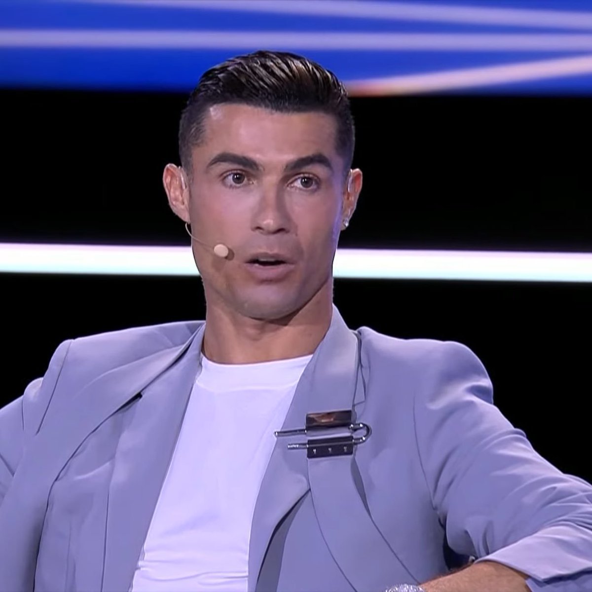 🎙️ | Cristiano Ronaldo:

“I love #mufc, I want the best for them... The problem is not the coach, it’s different.”
