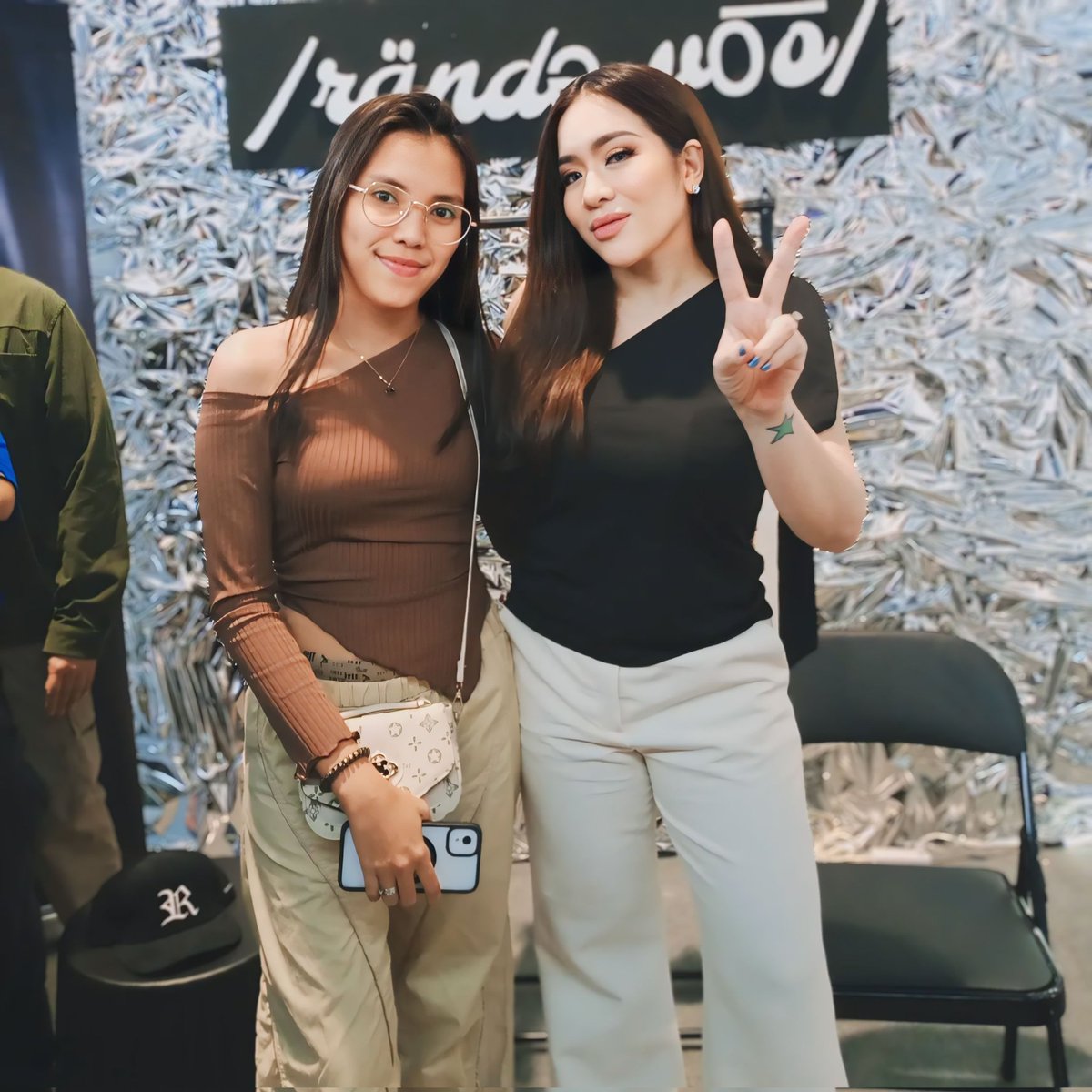 diazon_angelyn's tweet photo. Eyyy!!๐ค๐คช Baka @LoveAQuinto yanโค๏ธโจ
TARA NAPO ULIT HERE! sa #TeamPayamanFair2024 #TheColorOfLights
#AngelineQuinto #LoveAngeline
#Rendezvous #TPFair
#ShetAngGandaNiAngelineSaPersonal https://t.co/W0eufxNljf