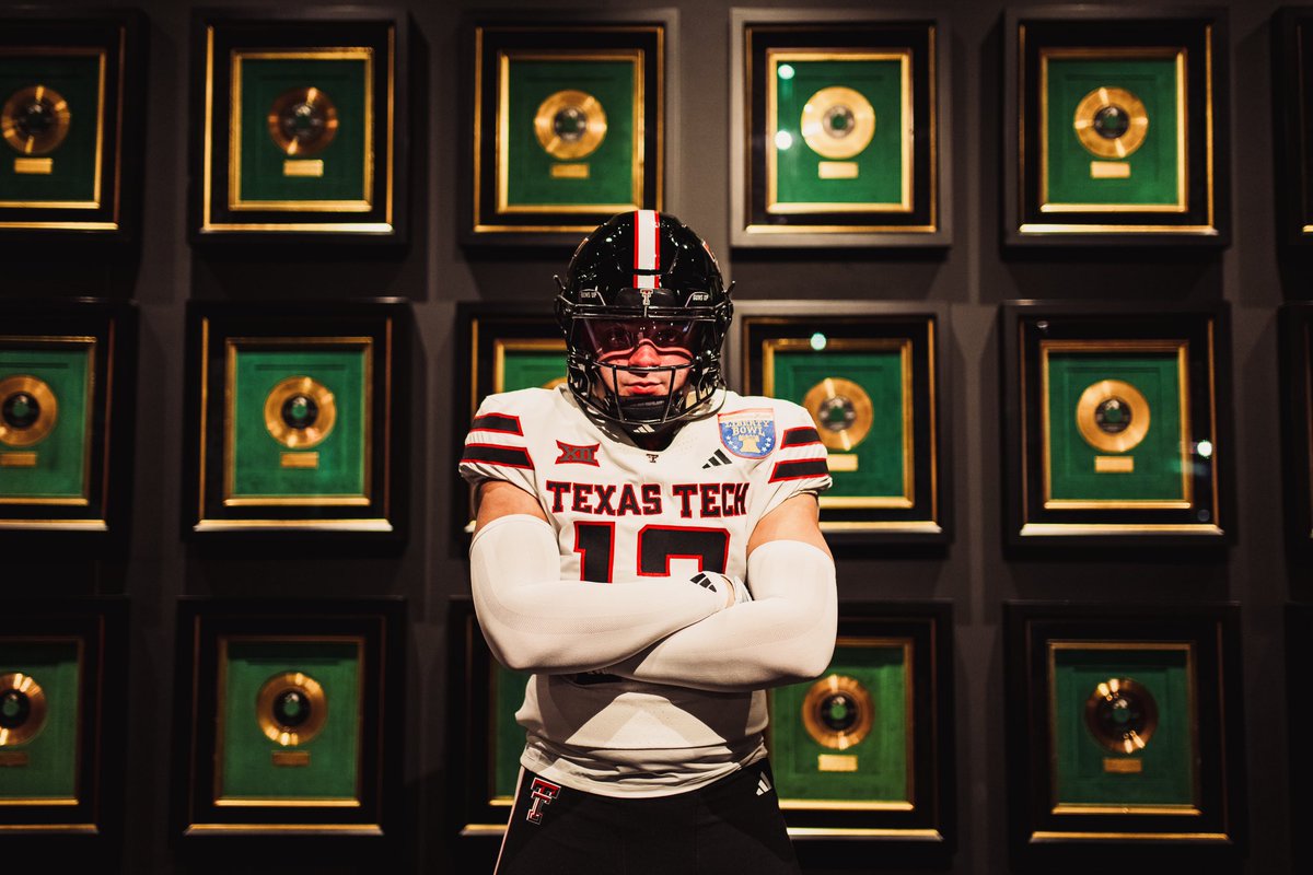 TTU_EQUIPMENT's tweet photo. Doing Memphis things. #WreckEm https://t.co/XpsbEc5cGv