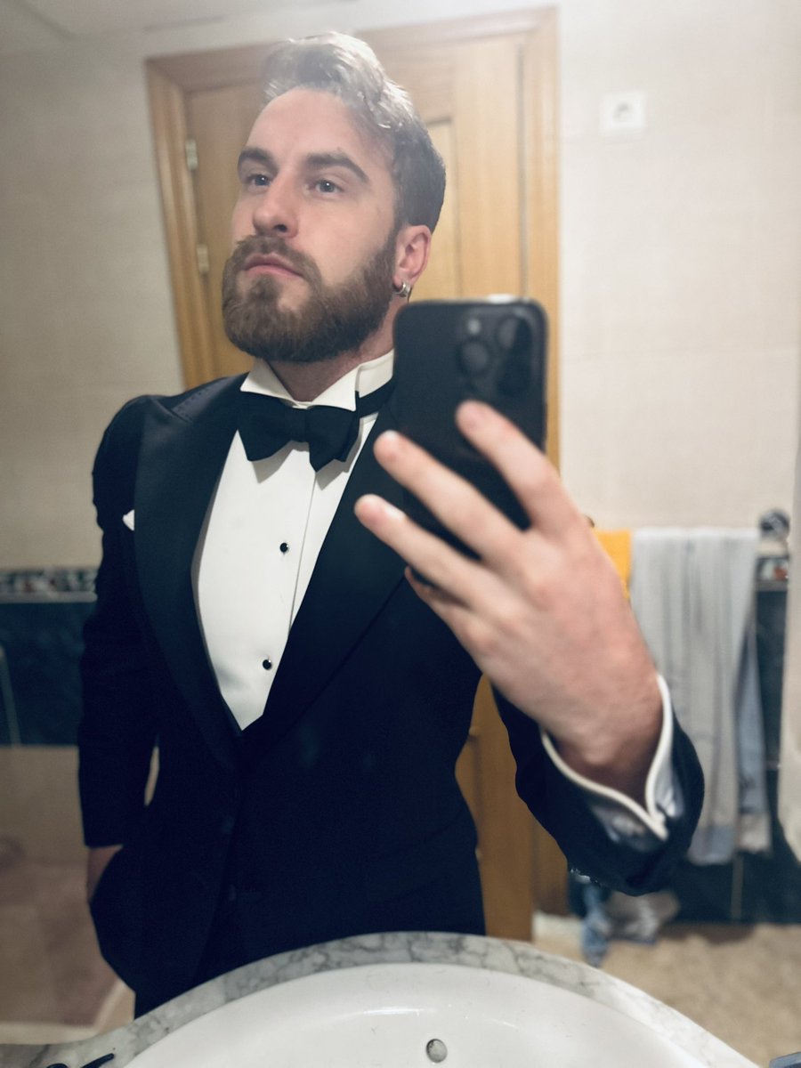 HypnoSuit tweet media