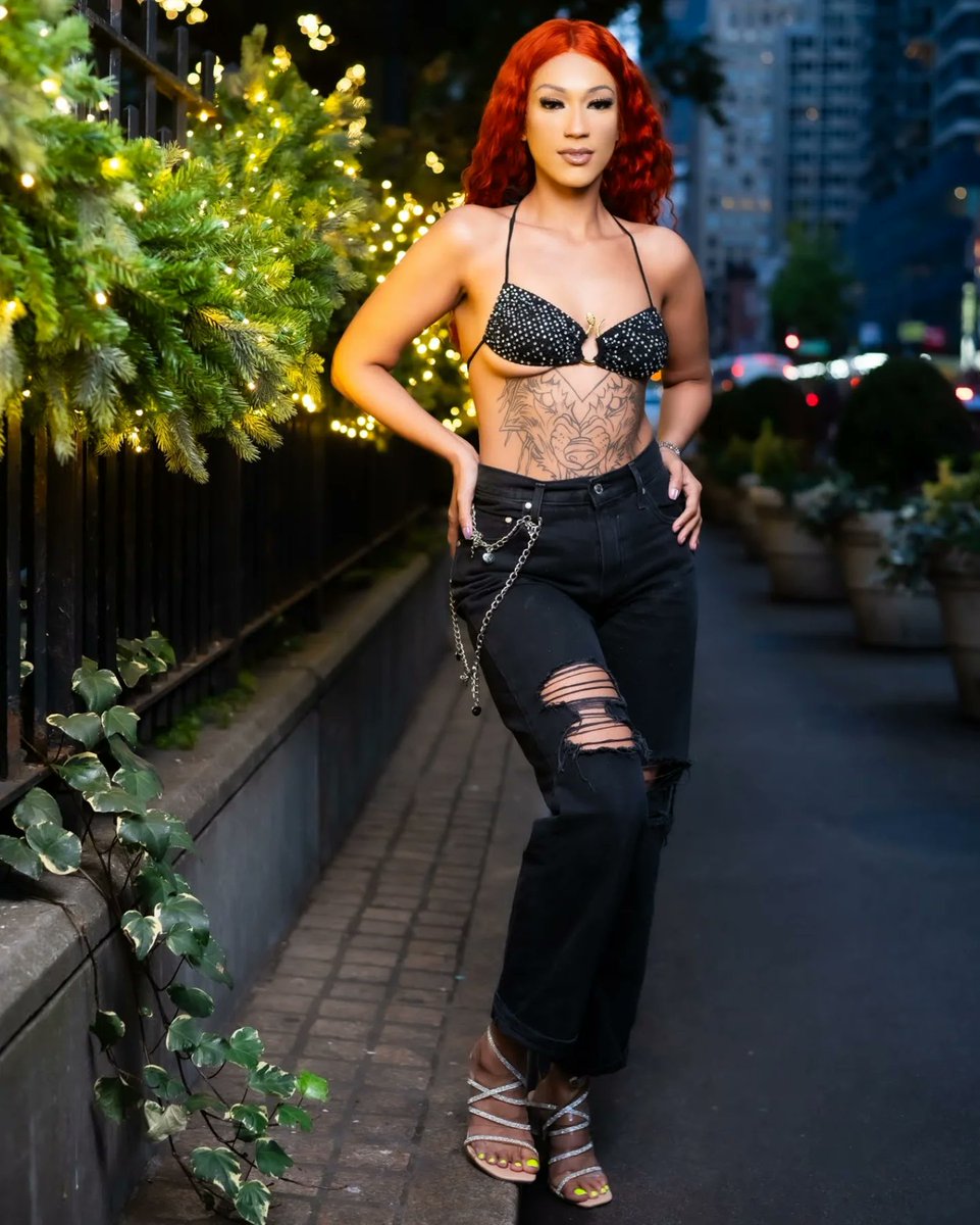 Stop looking for the light, become it instead. 
.
.
#photography #photoshoot #picoftheday #portraitoftheday #portrait #followyourdreams #light #newyorkcity #Portraiture #hoildayseason #portrait_mood #red #modelnyc #portraitpage #passion #nofilter #natural #stillfly #beauty