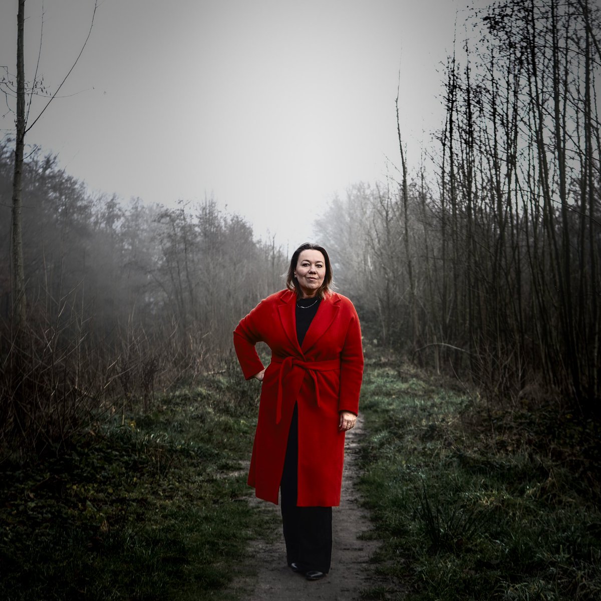 M’n man fotografeerde me op dit mistige modderige paadje. Da’s het leven hè, proberen te shinen op mistige, modderige paadjes. Of doe ik nou weer te filosofisch.