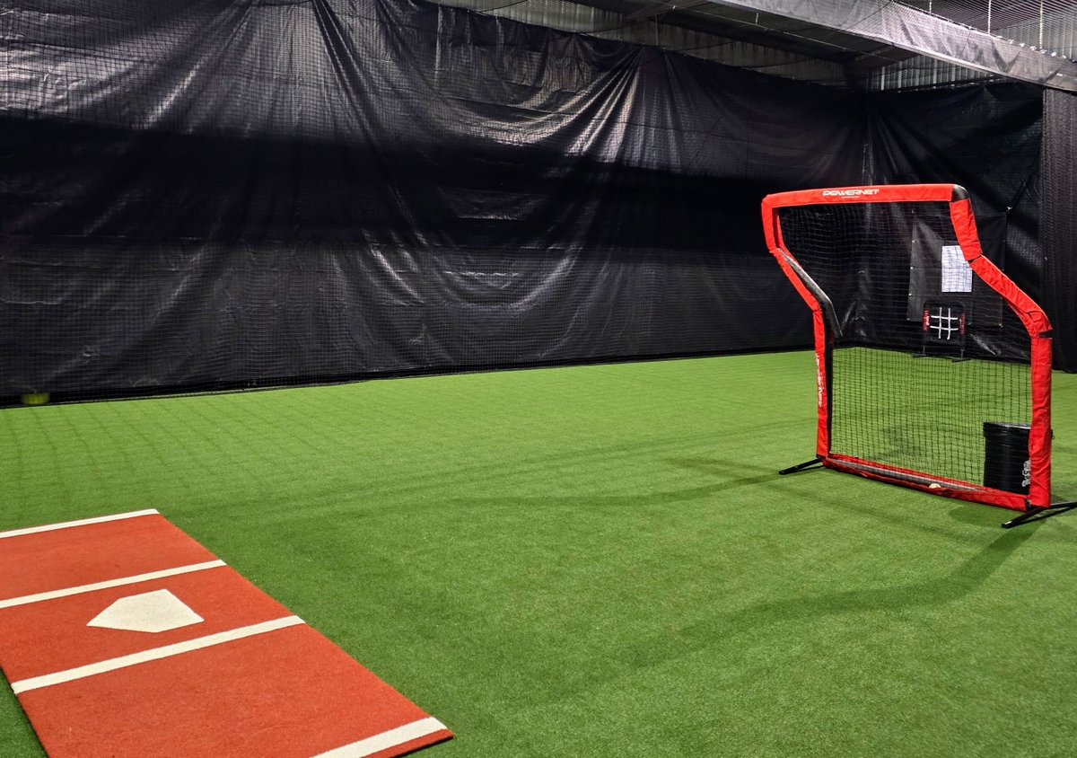 madeinusaswla's tweet image. Check out Utility Sports Academy in Sulphur, LA - the go-to spot for baseball and softball enthusiasts! 🧢📷 With top-notch hitting facilities, it's the perfect place to hone your skills, whether you're a beginner or a pro. Experience the best in sports training.