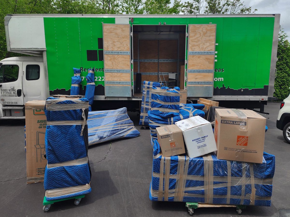 Dumbomoving's tweet image. Packing isn’t just a task; it’s an art. And we’re the artists who protect your treasures.

#DumboMoving #ProfessionalPacking #NYCMoves #StressFreeMoving #MovingCompanyNYC #SafeAndSecure #PackingRedefined #NYCLife