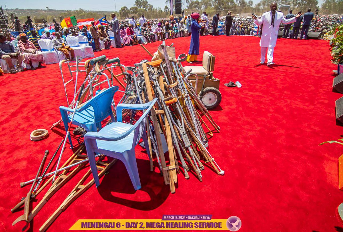 AnaCristinaACO's tweet image. 🛑𝘎𝘳𝘢𝘯𝘥𝘦 𝘚𝘦𝘳𝘷𝘪ç𝘰 𝘥𝘦 𝘊𝘶𝘳𝘢 𝘦𝘮 𝘕𝘢𝘬𝘶𝘳𝘶, 𝘔𝘦𝘯𝘦𝘯𝘨𝘢𝘪 𝟩. 𝘕ã𝘰 𝘱𝘦𝘳𝘤𝘢 𝘦𝘴𝘵𝘦 𝘱𝘰𝘥𝘦𝘳𝘰𝘴𝘰 𝘮𝘰𝘷𝘦𝘳 𝘥𝘦 𝘋𝘦𝘶𝘴! 

🚩𝗔𝗹𝗲𝗶𝗷𝗮𝗱𝗼𝘀 𝗮𝗻𝗱𝗮𝗿ã𝗼, 𝗰𝗲𝗴𝗼𝘀 𝗲𝗻𝘅𝗲𝗿𝗴𝗮𝗿ã𝗼, 𝗲 𝘀𝘂𝗿𝗱𝗼𝘀 𝗼𝘂𝘃𝗶𝗿ã𝗼.
#HistoricMenengai7