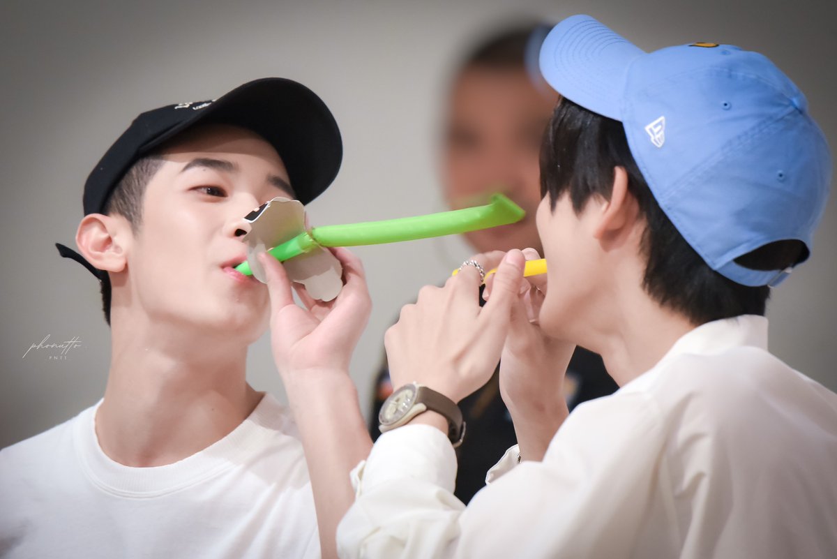 real_pntt's tweet image. อยู่เล่นด้วยกัน เป็นเพื่อน เป็นพี่ เป็นน้อง เป็นพาร์ทเนอร์ที่ดีของกันและกันแบบนี้ไปนานๆ นะ 💕

#ภภของพี่ภูมิพี่ภาส 
#PSPW #ภภ
@___progresss___ 
@almondsleepp