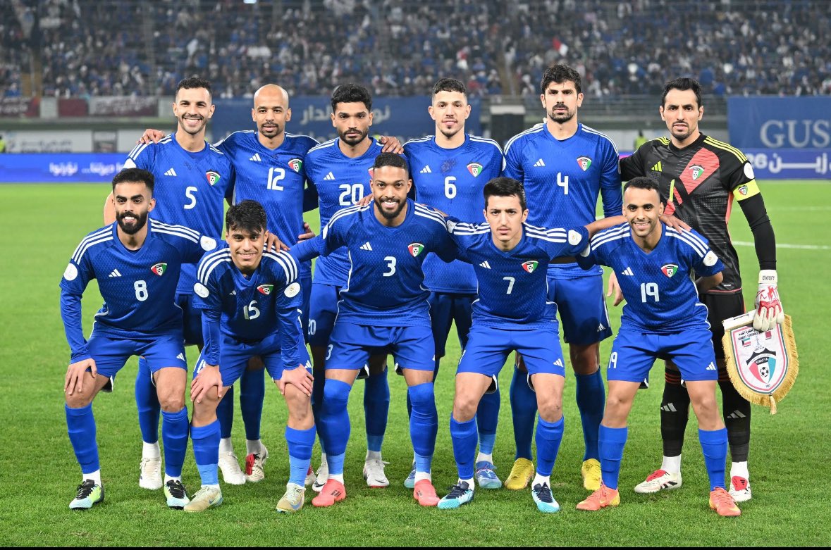 اليوم اثبت أبطال الكويت بهذا الاداء والتأهل المستحق بأنه سيد بطولات الخليج وجعلنا لا نخشي عليه بأن يسقط  أو يتعثر 
لأننا على يقين بأن يعود 
ألف مبروك يا رجال الازرق التأهل للدور الثاني وأفرحتونا وأفرحتوا اهل الكويت 
وبأذن الله فالكم البطولة
#الأزرق 
#خليجي_26