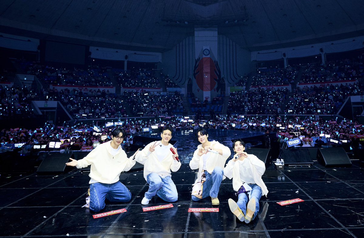 [📂]

📂 B:CHIVE
└📁 241227 BTOB CONCERT [Be Alright]

멜로디와 함께한 첫콘이라니
우리 완전 럭키비튭이잖앙🍀

｡ﾟﾟ･｡･ﾟﾟ｡
ﾟ。 I Love You
　ﾟ･｡･

#비투비 #BTOB
#BECOMING_PROJECT
#BeAlright
#서은광 #SEOEUNKWANG
#이민혁 #LEEMINHYUK
#임현식 #LIMHYUNSIK
#프니엘 #PENIEL