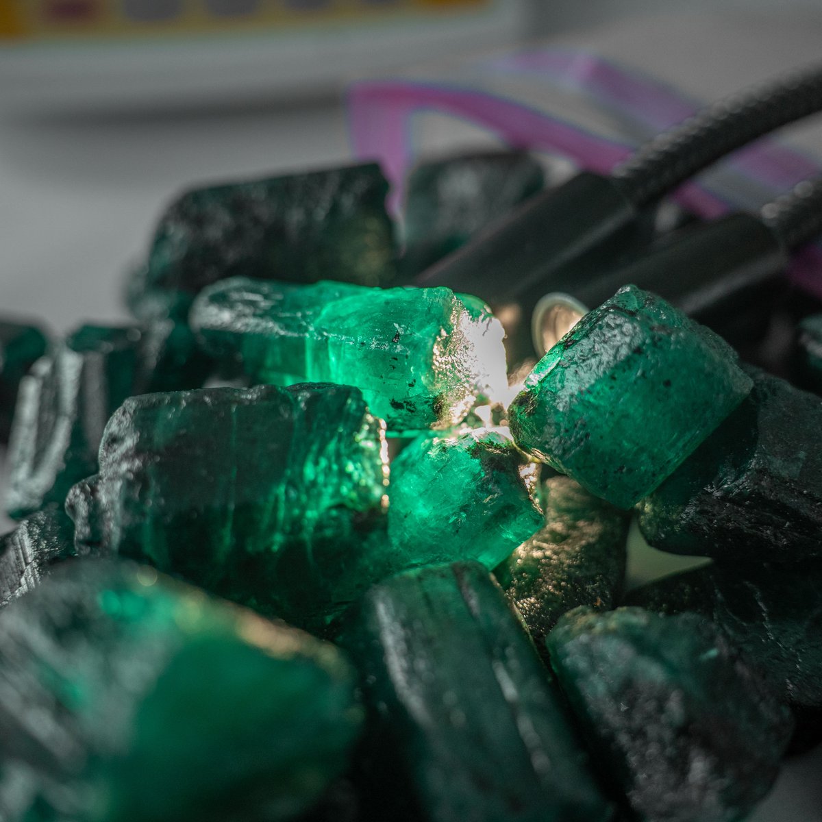GrizzlyMining's tweet photo. Embrace the enchanting allure of Zambian emeralds, each gemstone a work of pure magnificence.

#EmeraldMagic #GemstoneGlow #emeraldcutdiamond #emeraldring #emeraldiewelry #emerald #jewellry #jewellerydesign #emeraldearrings #jewels #emeralds #gemstone #gemstones #gemstonesale https://t.co/PHu7z6s47i