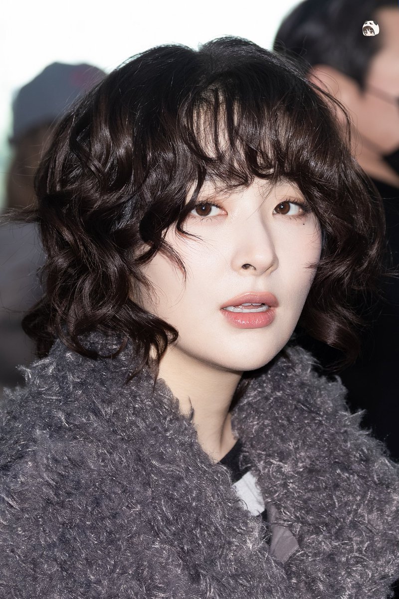 28reasons_210's tweet photo. 241227 슬기 인천공항 출국
#슬기 #SEULGI https://t.co/vkvi0z4lm8