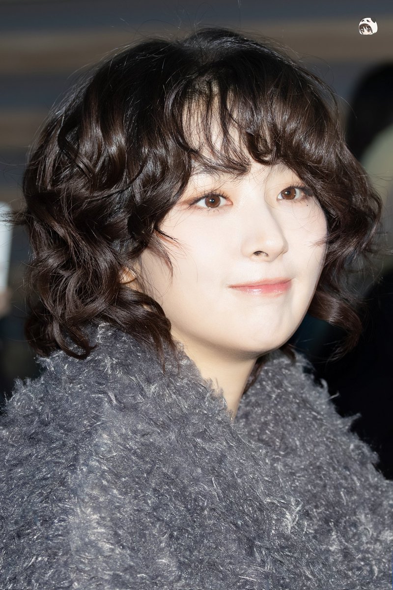 28reasons_210's tweet photo. 241227 슬기 인천공항 출국
#슬기 #SEULGI https://t.co/vkvi0z4lm8
