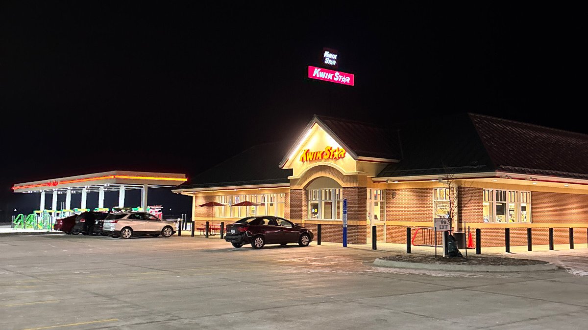 On December 19, we celebrated the opening of the last two of four new Kwik Star locations for 2024!

In Mitchellville, IA, we completed a 14,383 SF Truck Stop on a 10-acre site.  In Sioux City, IA, we delivered a 9,176 SF store with a 1,949 SF detached car wash. #DSCbuilt