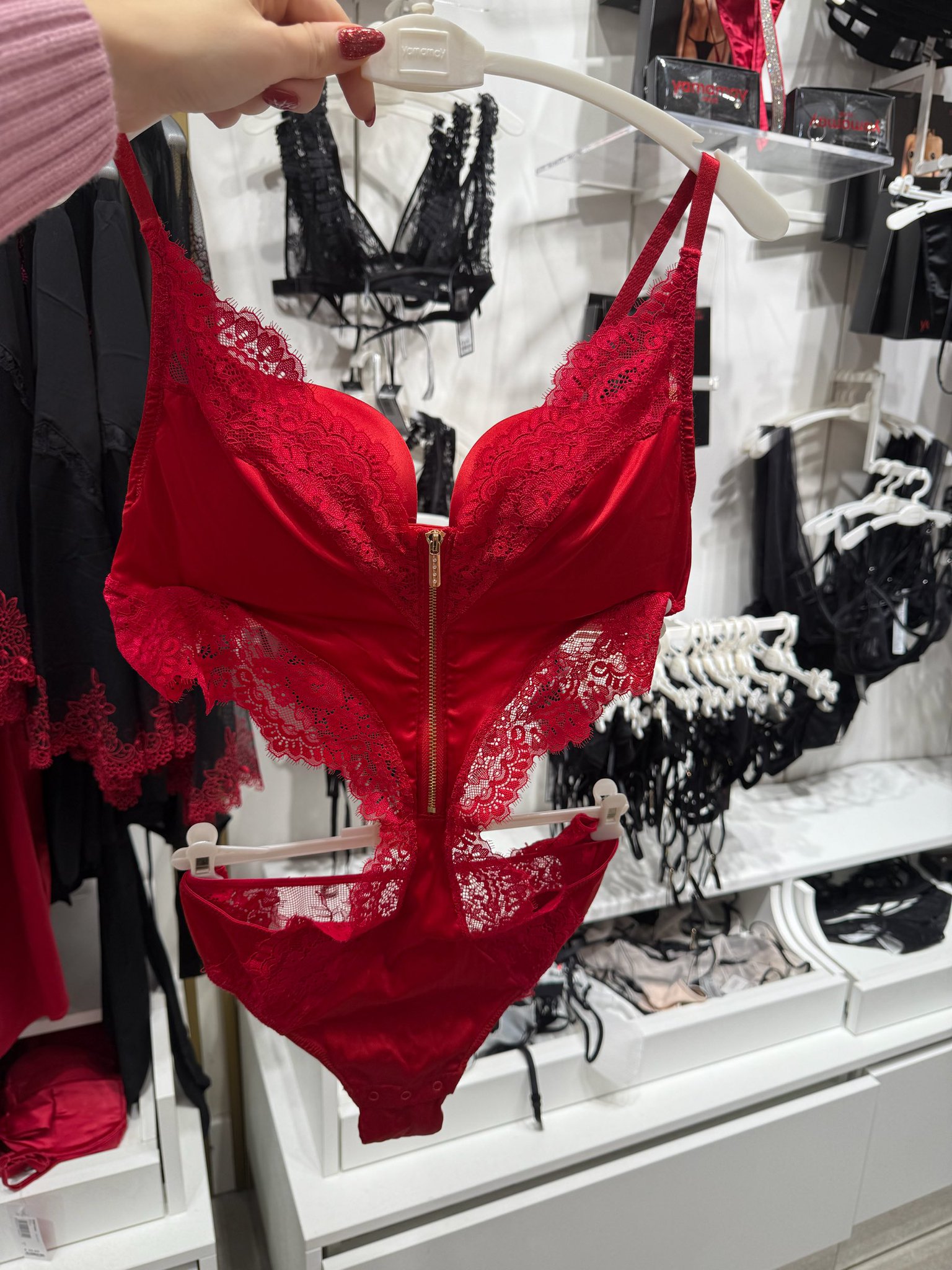 Lo compro? https://t.co/TgAvBTCVSd