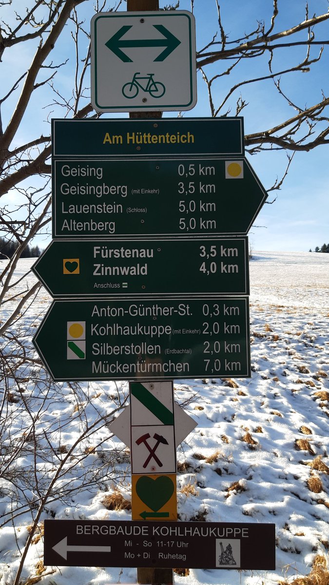 TorstenAbel1's tweet photo. Auf der Suche nach bisschen Schnee konnte man heute in #Geising/#Osterzgebirge fündig werden. Der Weg auf die #Kohlhaukuppe ist immer wieder schön.
#Sachsen #Germany https://t.co/2p4dOFTESL