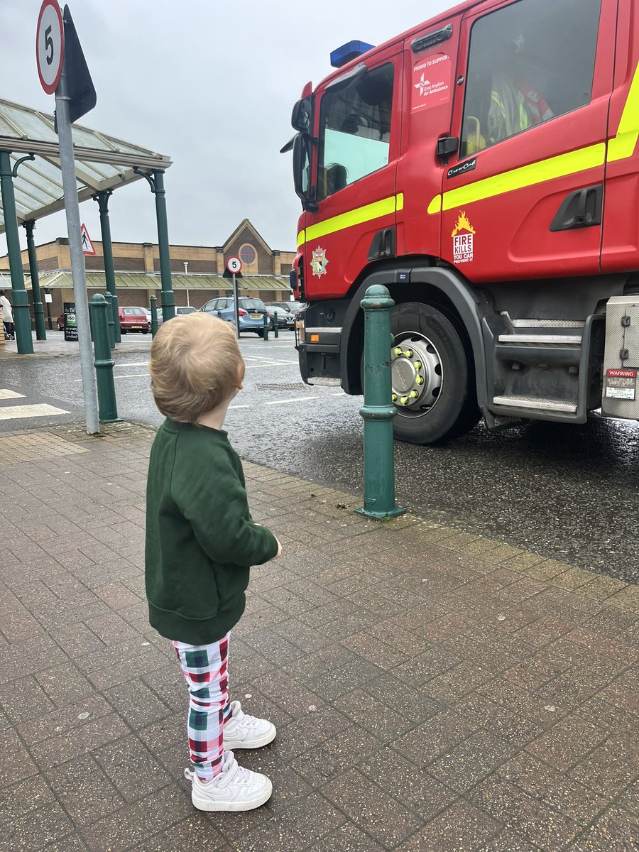 Ella-jane Field tweet media