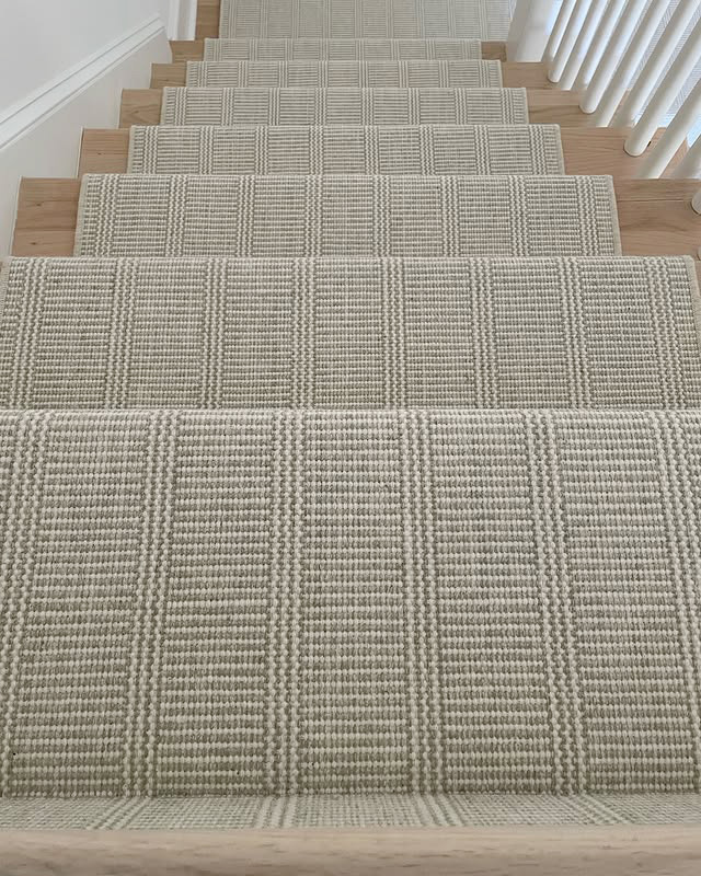 stantondesignco's tweet photo. Orla is a refined and polished flatweave. Tonal color mixing adds a level of style and finesse to this charming stripe. 

View all available colors: https://t.co/6UpWdgOjLe 

@_mk_interiors @jonny_carpet_custom_stairs #stantoncarpet #carpetrunner #carpetlove #luxurycarpet https://t.co/2L1bId7rck