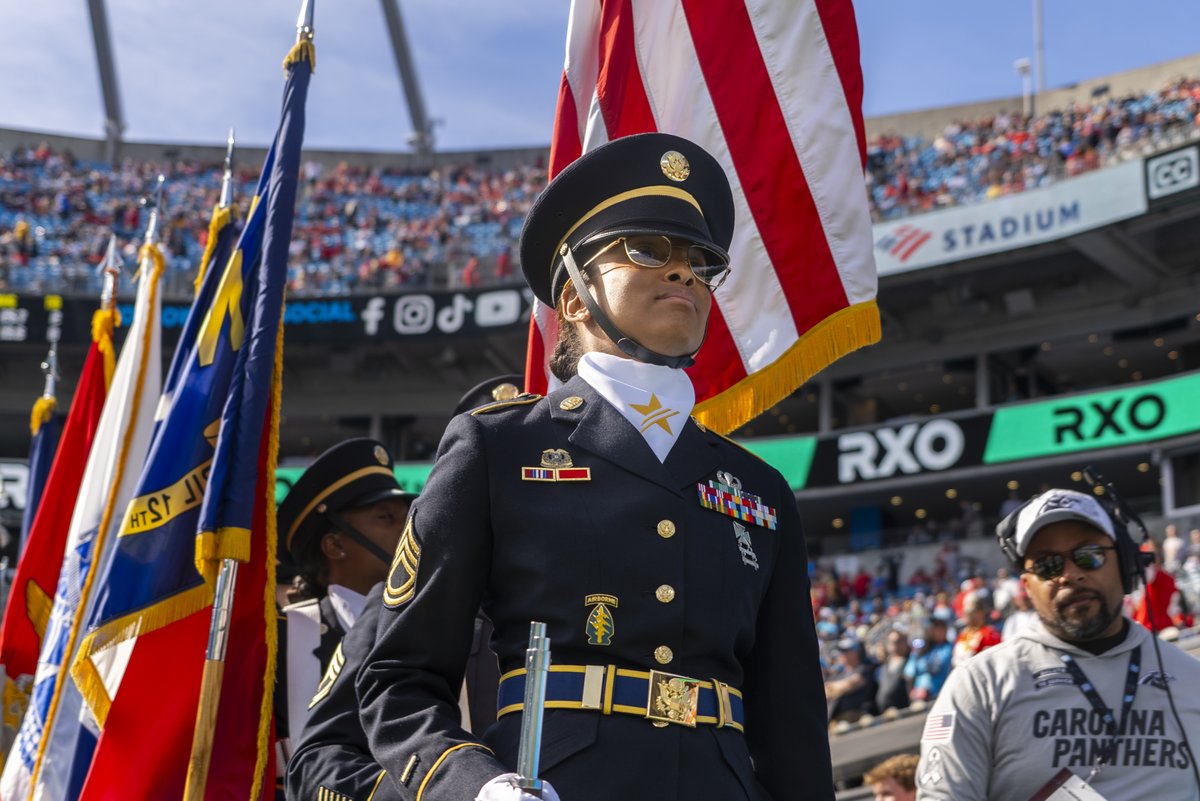 USArmyReserve's tweet photo. Here are some #USArmyReserve ceremonial highlights from the #YearInReview photos. 📆 

Check out all the photos here!  📷 
https://t.co/TrFt5d8T55 https://t.co/4gaGXQM3kp