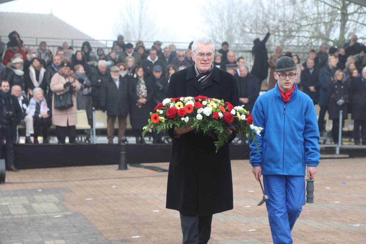 Il y a cinquante ans, le 27 décembre 1974, la terre de Liévin tremblait, et avec elle, tout un bassin minier sombrait dans le deuil. 
En ce jour tragique, quarante-deux vies furent arrachées dans les entrailles de la fosse Saint-Amé, à la suite d’un coup de grisou.