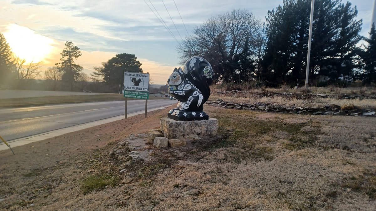 BrochureTravel's tweet image. We always love our trips to "Black Squirrel City", Marysville KS. A beautiful town in a beautiful region!  And yes, there are actual live black squirrels! #Highway36 #MarshallCounty