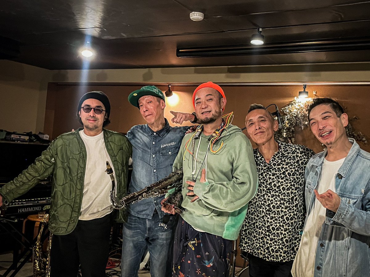 2024年もたくさん見ました！
#一番好きなguitarist で、LIVE納め♪

今日のIWAZARUも最高だった〜！