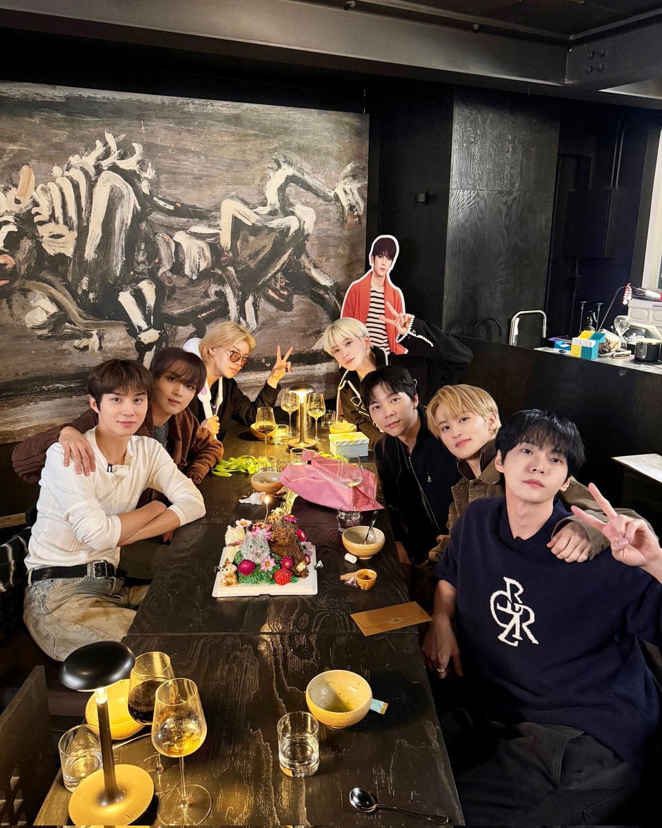 TYNCTChile's tweet photo. [241227] Actualización en la cuenta de #NCT127 con fotos de #Johnny #Taeyong #Yuta #Doyoung #Jaehyun #Jungwoo #Mark y #Haechan debido al reciente video "127 Vibe Ep. 8"

"✩ ∗̥.𝒑𝒂𝒓𝒕𝒚 𝒕𝒊𝒎𝒆.∗̥ ✩"

#NCT #NCT127 #127VIBE #일이칠바이브 #송년회 https://t.co/lh9QdZrajm