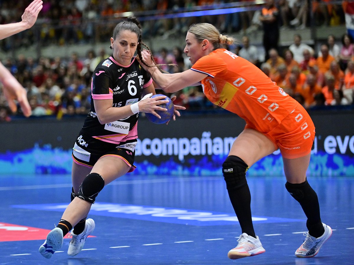 RFEBalonmano (@rfebalonmano) on Twitter photo <a href="/EHFEURO/">EHF EURO</a> <a href="/PorrinoConcello/">Concello do Porriño</a> <a href="/MireyaGonzalez9/">Mireya Gonzalez</a> <a href="/solesbm/">Sole López</a> ✨ #MejoresMomentos de #Balonmano 2024
🗓️ Abril
➡️ 𝐏𝐑𝐄𝐎𝐋𝐈́𝐌𝐏𝐈𝐂𝐎 𝟐𝟎𝟐𝟒
🪶 Las #Guerreras🇪🇸 sellaban su billete a los <a href="/juegosolimpicos/">Los Juegos Olímpicos</a> con las victorias ante Argentina y República Checa. ¡Un nuevo hito para las pupilas de Ambros Martín!
📸 J.L. Recio
#️⃣ <a href="/EHFEURO/">EHF EURO</a> <a href="/PorrinoConcello/">Concello do Porriño</a> <a href="/MireyaGonzalez9/">Mireya Gonzalez</a> <a href="/solesbm/">Sole López</a> ✨ #MejoresMomentos de #Balonmano 2024
🗓️ Abril
➡️ 𝐏𝐑𝐄𝐎𝐋𝐈́𝐌𝐏𝐈𝐂𝐎 𝟐𝟎𝟐𝟒
🪶 Las #Guerreras🇪🇸 sellaban su billete a los <a href="/juegosolimpicos/">Los Juegos Olímpicos</a> con las victorias ante Argentina y República Checa. ¡Un nuevo hito para las pupilas de Ambros Martín!
📸 J.L. Recio
#️⃣