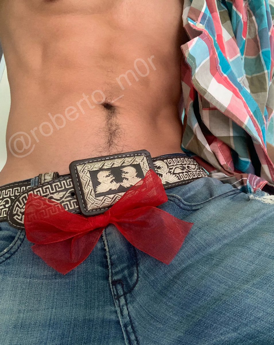 roberto_m0r's tweet photo. FELIZ NAVIDAD! Te falta abrir un regalo 🎁 🥴💦

Only -40% https://t.co/GSOrkpkhxX https://t.co/6pcDr4if22