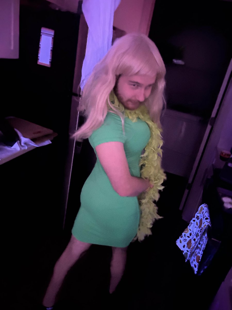 SexyGiraffe12 tweet media