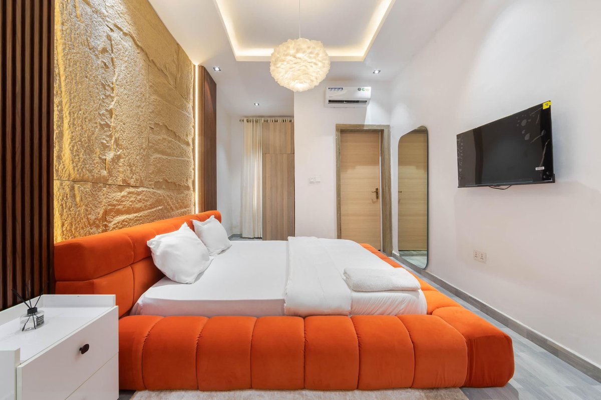 ShortletsAvenue's tweet photo. Citadel 

1 bedroom apartment 

Price:  190k
Location lekki phase 1

 Apartment Features
-Swimming pool 
 -ps5
-Dinning table 
-WIFI 
-Beautifully furnished apartment 
-Spacious Living room with modern interior decor 
-All bedrooms ensuite 
-Secure &amp; Quiet Environment https://t.co/zx7nckneqe