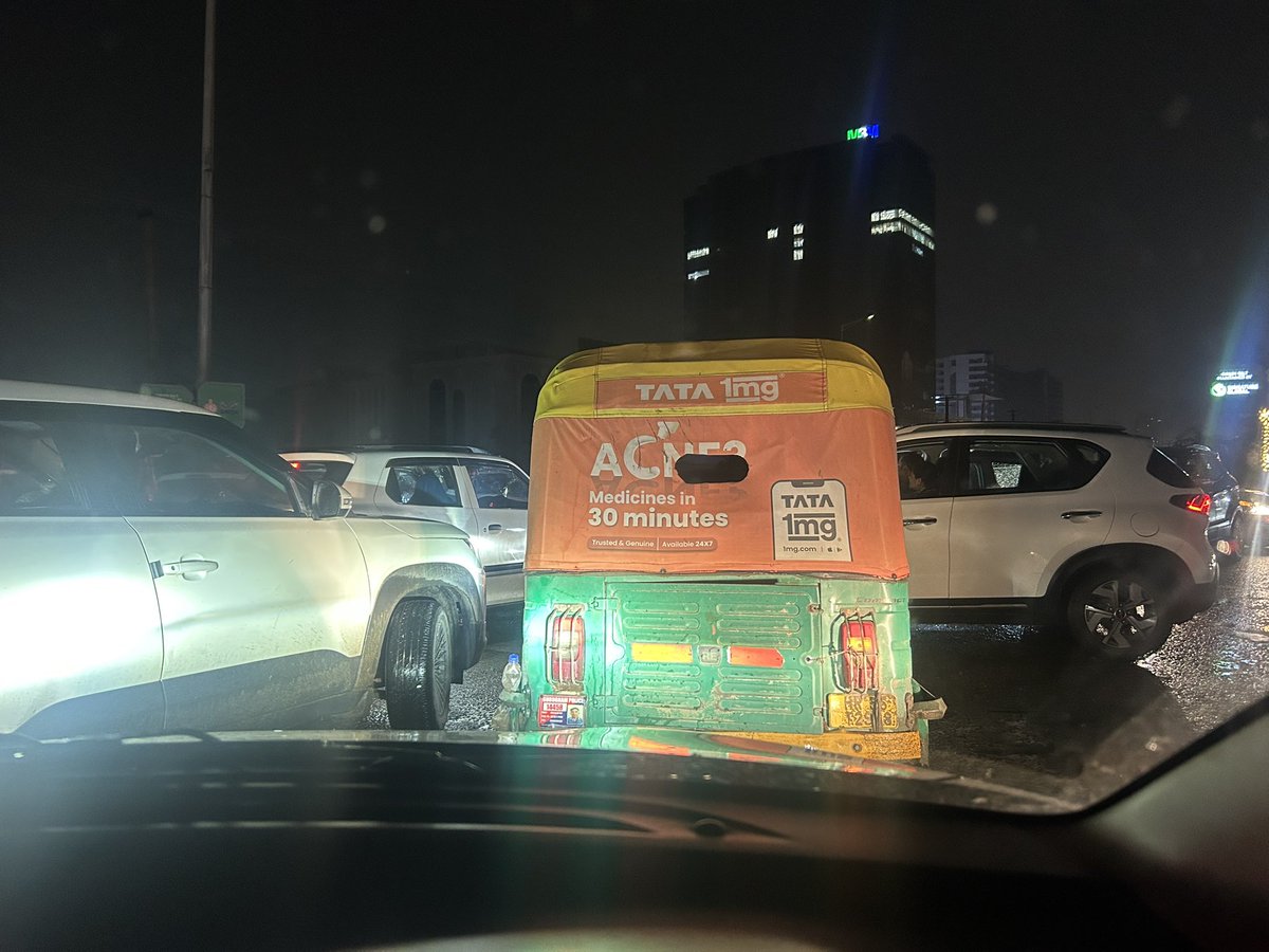 deep2483's tweet image. While Bangalore is highlighted a lot; this is Gurgaon that too a posh locality where there are no signals and is mess to even turn. It might be raining but this is the state everyday.  Moral of the story none of Indian cities can handle the growing population.