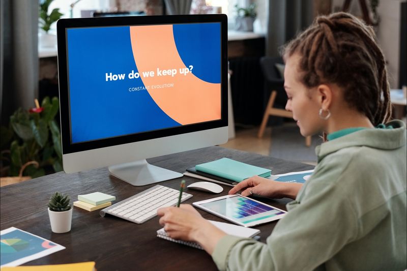 A #salesforecast is a prediction or estimate of future sales volumes, #revenue, and other sales-related metrics for a specific period. Learn how to forecast #sales here.

bluecart.com/blog/what-is-s…