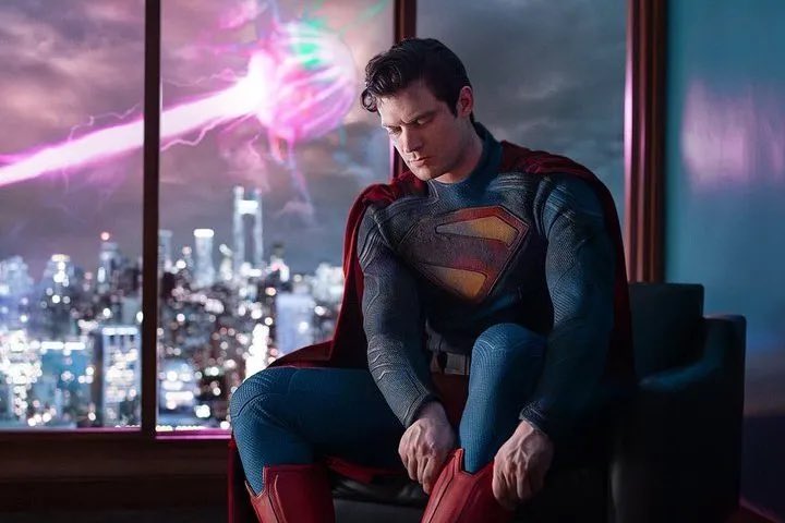 PhilWMovies's tweet photo. The likelihood of these universes colliding keeps increasing. #TheBatmanPartTwo https://t.co/Cp4qBT51aJ