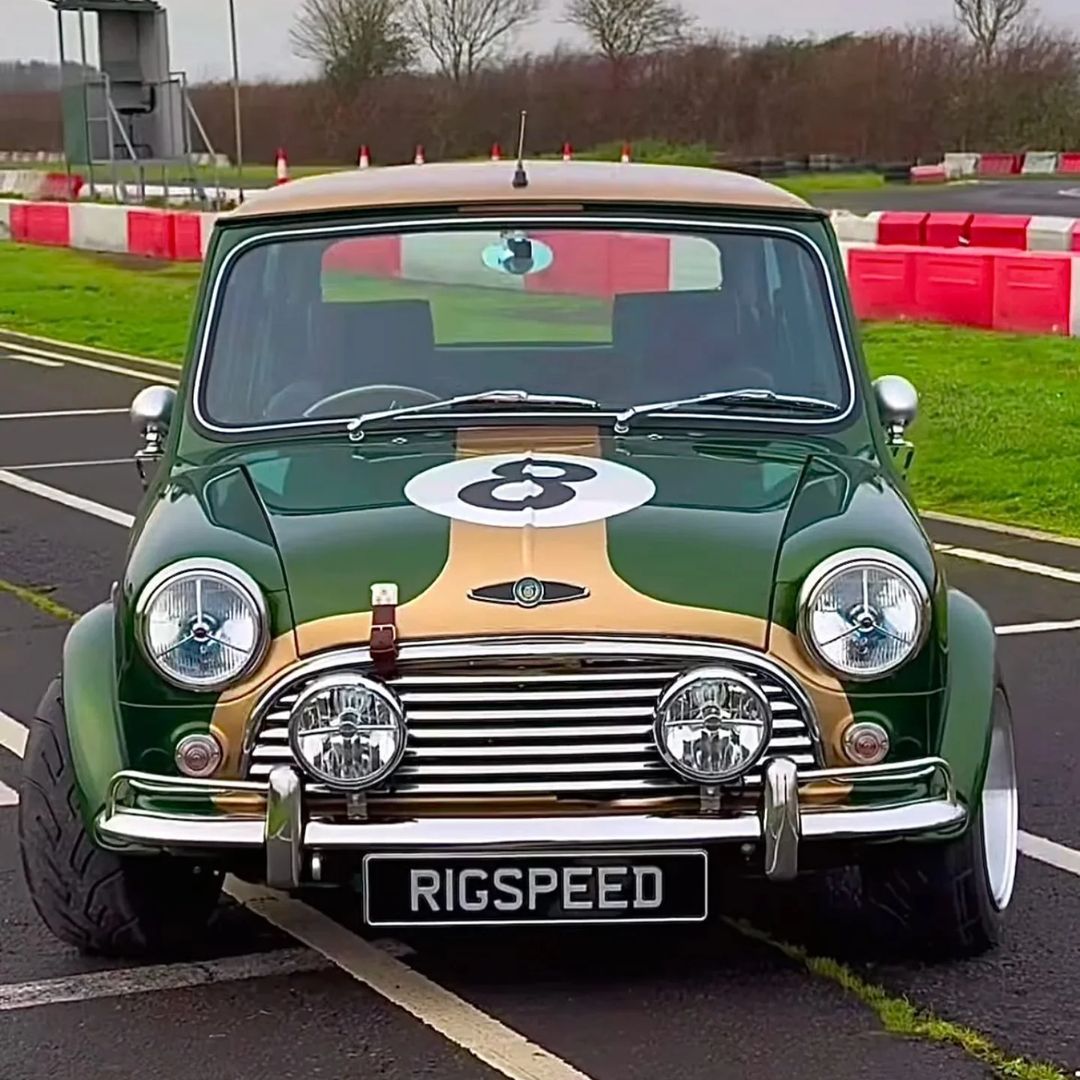 Mini Owners Club tweet media