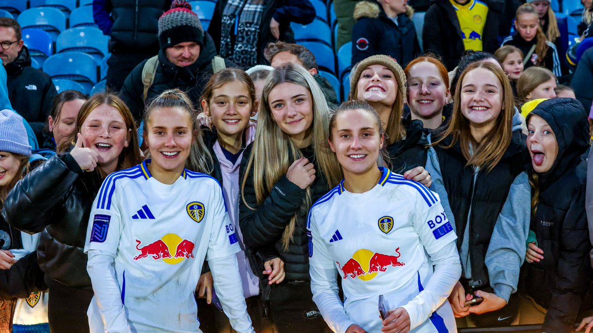 It's a twin thing 👭

Where Drew Greene goes identical twin Darcie follows.

Read more about the Greenes: womenscompetitions.thefa.com/en/Article/FA-…

#FAWNL | <a href="/LUFCwomen/">Leeds United Women</a> | <a href="/DarcieGreene/">Darcie Greene</a> | <a href="/GreeneDrew/">dg</a>