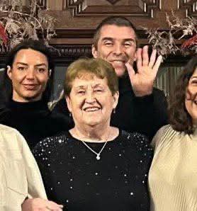 Rebica's tweet photo. @liamgallagher Look at you 🖤 I love  when you smile 😘 https://t.co/QLAsoaUrn0