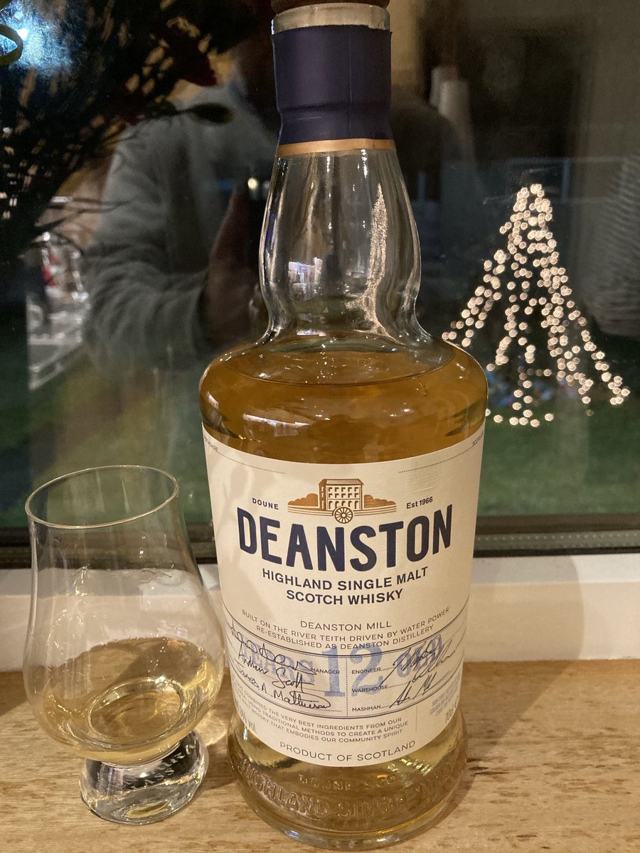 Millluca's tweet photo. Thank you Santa, I now have a new favourite tipple ⁦@deanstonmalt⁩ and while I am here,I hope everyone is having a fabulous holiday https://t.co/Ifzhg3yAHV