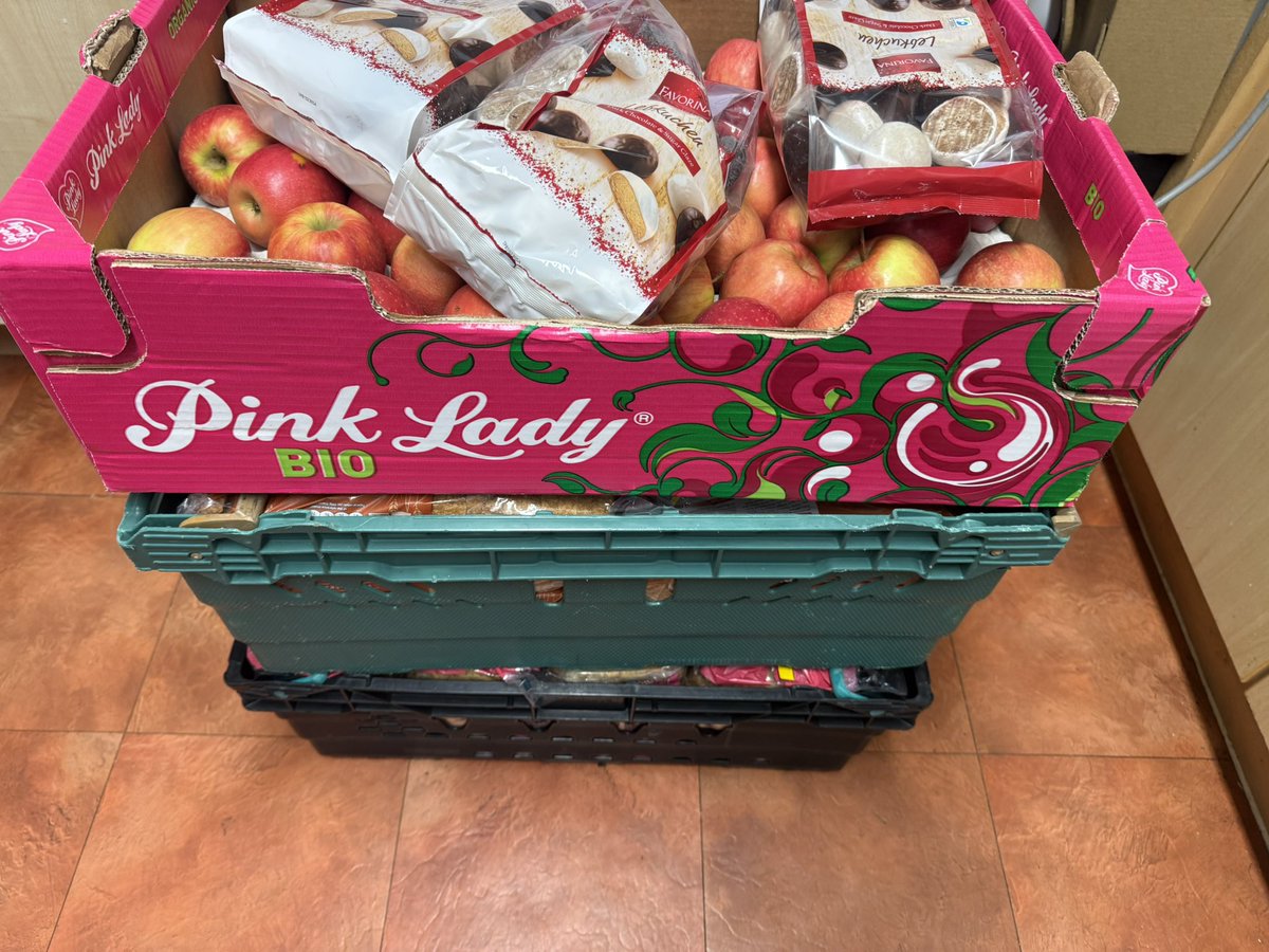 MarinaSharma07's tweet photo. Tomorrow 28/12/24 #Brentford East councillor surgery will be holding our monthly #freefooddistribution alongside our surgery. Please come to Mission Hall TW8 0SD 10am-12pm If we can support you in anyway. No referrals needed, no judgement bring a bag and take what you or your family need. No food goes to waste any left over goes to @OpenKitchenMH on Bath Road Hounslow to continue the support! @Shansview #nowastage #CommunityFirst