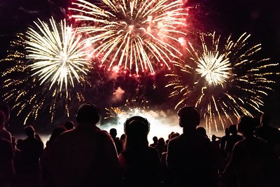 As you think about your New Year’s Eve plans, make sure to add hearing protectors to the list! Wearing them is one way to safeguard your ears from loud noise, like fireworks. Learn about the different types of hearing protectors: go.nih.gov/lA131Uo #NewYear #NIDCDinfo