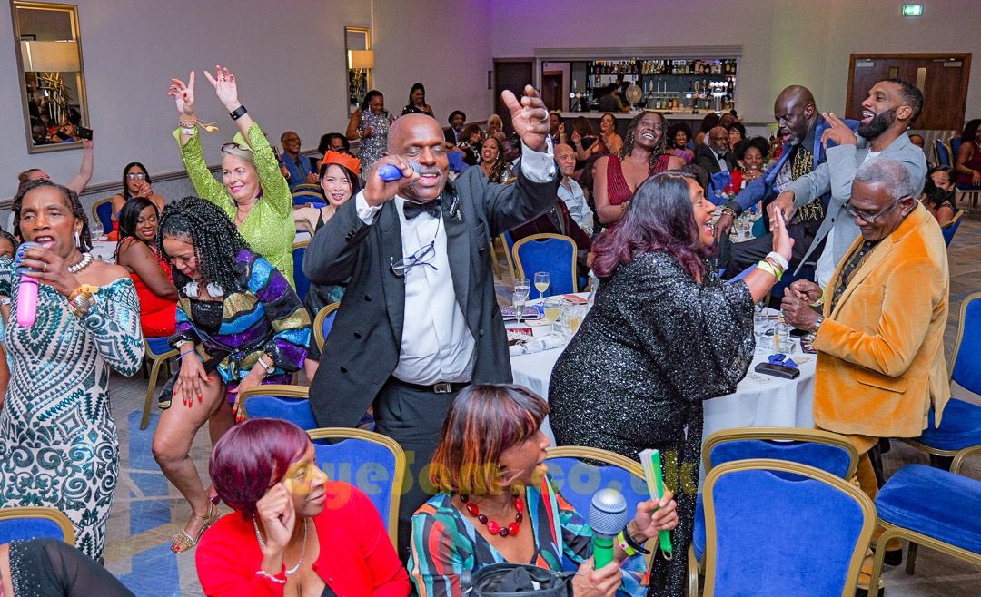 Many thanks to <a href="/EddieNestorMBE/">Eddie Nestor MBE</a> &amp; <a href="/3ness/">3ness</a> for donating £500 to support our work with young people. 
 #UltimateXmasStopover  #charity #YouthEmpowerment