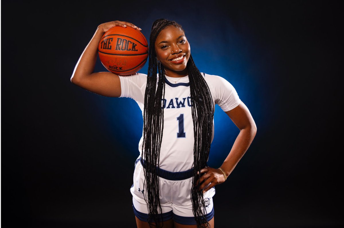 JohnJayGirlsBB1's tweet photo. @1nonlysinceree The Jay Family is so proud of you! You are an amazing student Athlete! Keep working hard and continue to be the wonderful person you are. The Sky is the limit for you! 

#strongertohether
#JayWay https://t.co/kQGaxyLczv