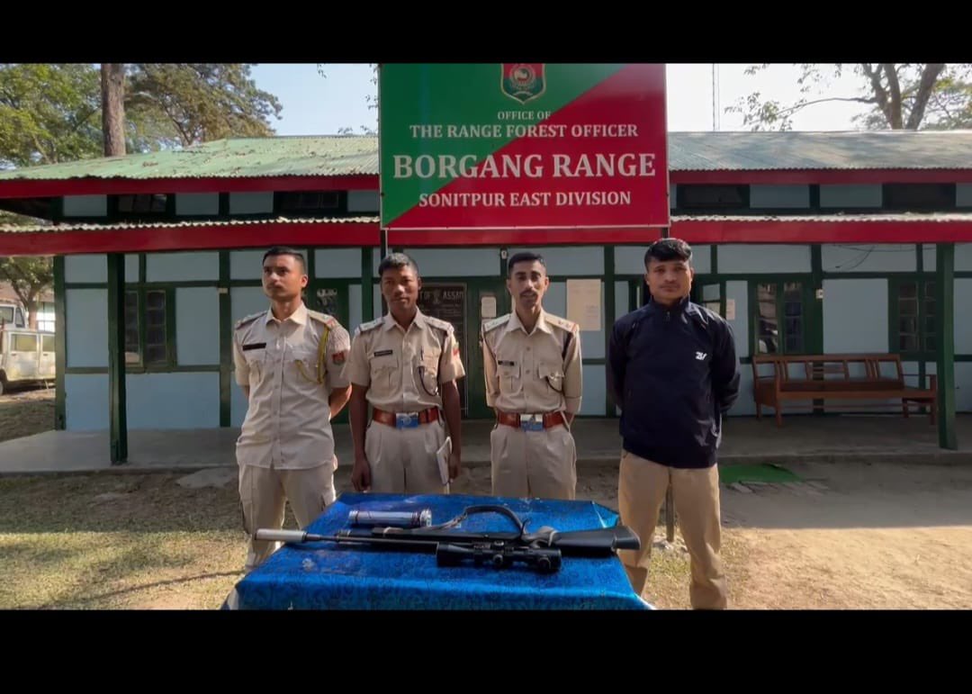 DFOSonitpurEast's tweet photo. On 26/12/2024, a team led by I/Cs Bedeti Beat &amp; Kolaguri FPC under Borgang Range seized a PX100 air rifle &amp; torch in Golbeel, Behali WLS(P).This marks the 2nd success after 03/11/2024, with strict measures in place to protect #BehaliWLS(P) #WildlifeConservation #ForestProtection https://t.co/h7SgTPdTde