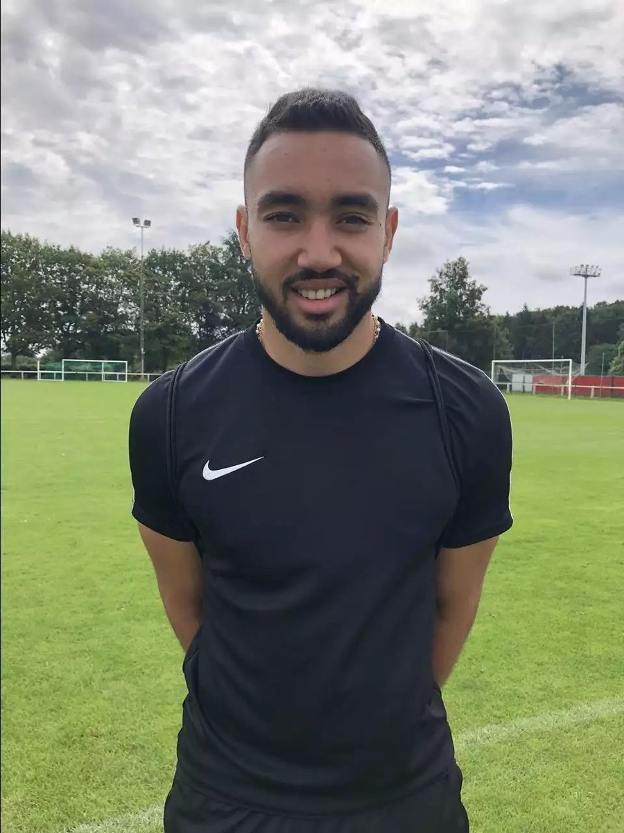 Footballogue's tweet image. Dimitri Payet se donne un dernier défi avant la fin de sa carrière : jouer avec son frère, Anthony (27 ans), qui joue actuellement en National 3 🫂❤️

"Je n’ai pas abandonné l’idée. Rien n’est impossible. J’aimerais jouer avec l’un de mes fils, mais vu leur âge (9, 11 et 15 ans),…