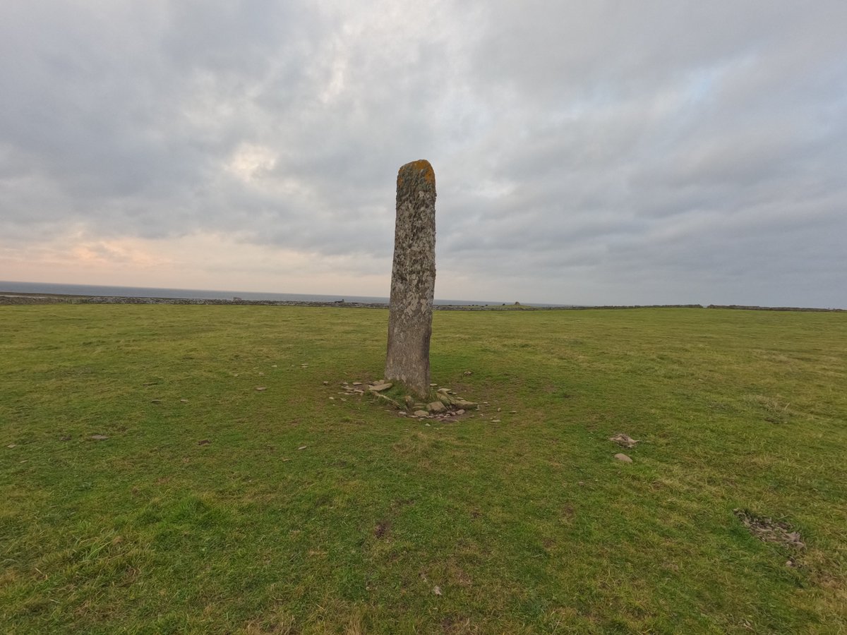 bird_games1's tweet photo. North Ronaldsay #fingerpostfriday
Photo 1: Bird Observatory Fingerpost
Photo 2: View Across North Ronaldsay Firth Towards Start Point Lighthouse on Island of Sanday
Photo 3: Stevenson's Rocket? near Dennis Head
Photo 4: Standing Stone.
#NorthRon #Dennishead https://t.co/FTjwXRYYtA