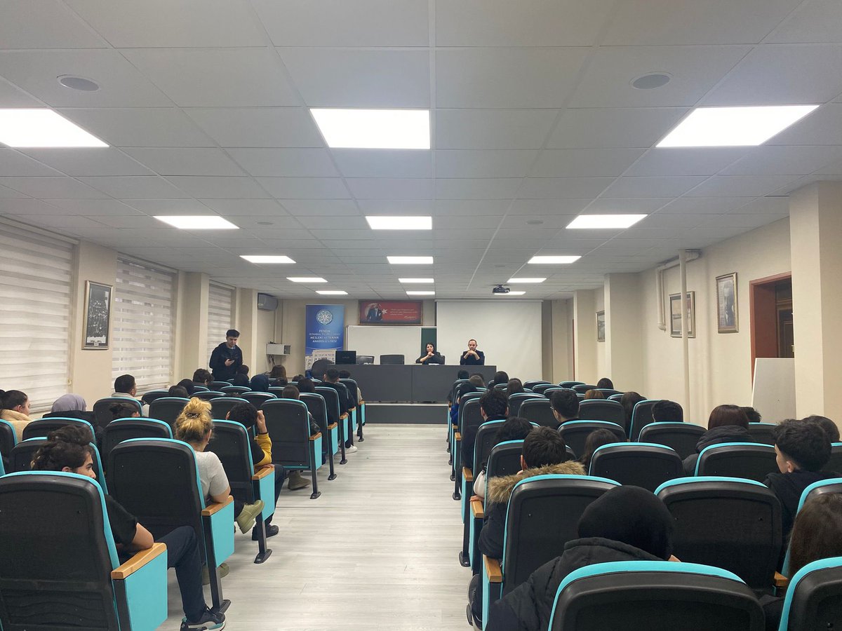 pendikyunusemre's tweet photo. Türk Dili ve Edebiyatı öğretmenimiz Dr. Arzu Polat, Kültür ve Edebiyat Kulübü öğrencilerine "Dilimizin Zenginlikleri: Kutadgu Bilig" konulu seminer verdi. 

@istmemkultur @pendikmem https://t.co/yUGQeMkZfK