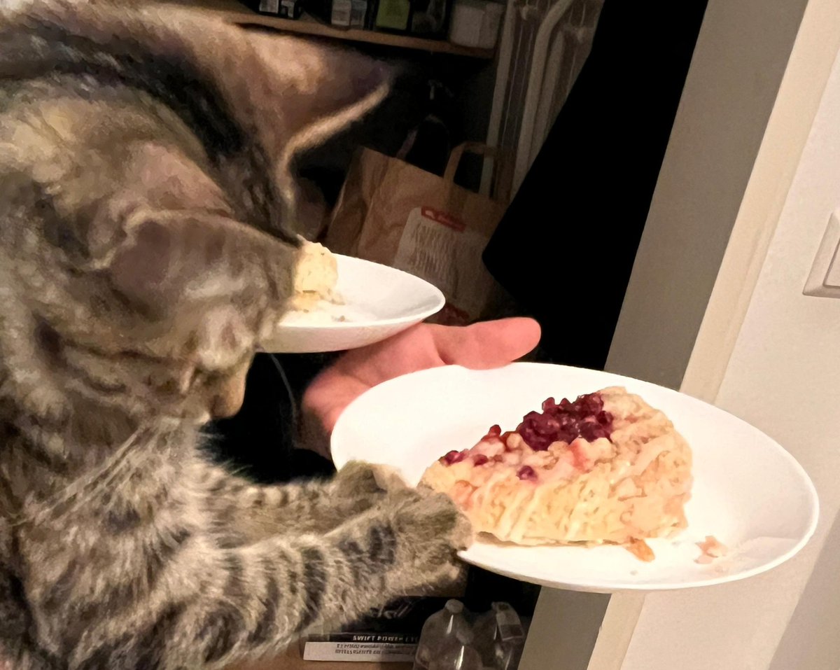 Babişimi o kabar çuk sefiyovum ki tatlı sevvisini bem yabıovum.