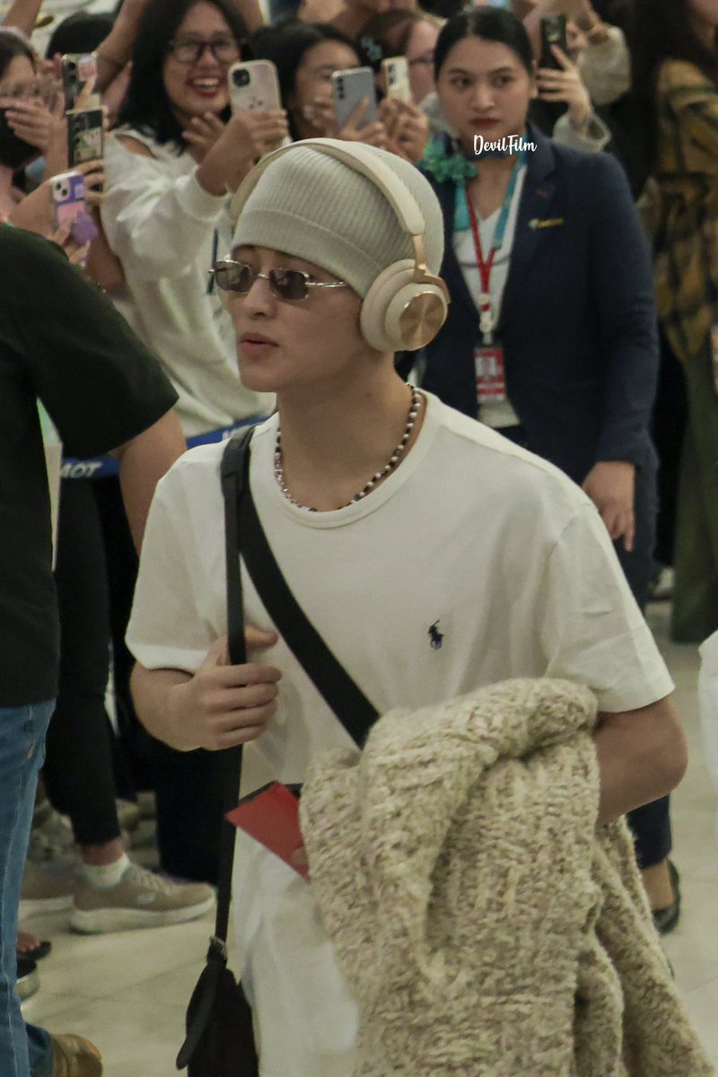 oh my god mark ?????? 😨
